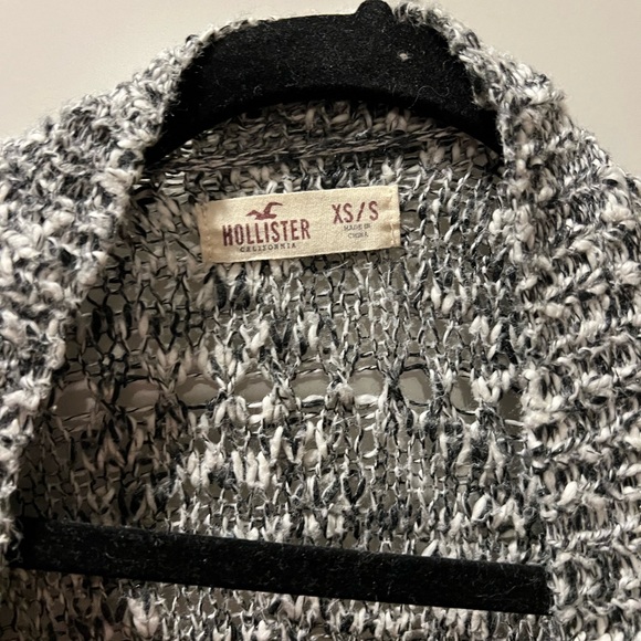 Hollister grey cardigan - Picture 2 of 3